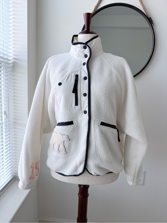 Free People Jackets & Blazers - Free People Hit the Slopes Patch Fleece Jacket with Navy Trim- NWOT